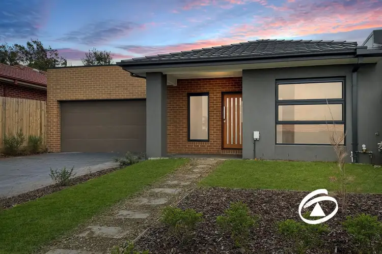 18 Karoonda Way, Hampton Park VIC 3976