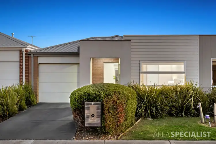 9 Freiberger Grove, Clyde North VIC 3978