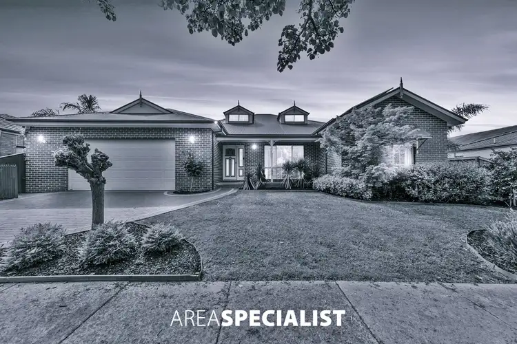 28 Henry Lawson Drive, Pakenham VIC 3810