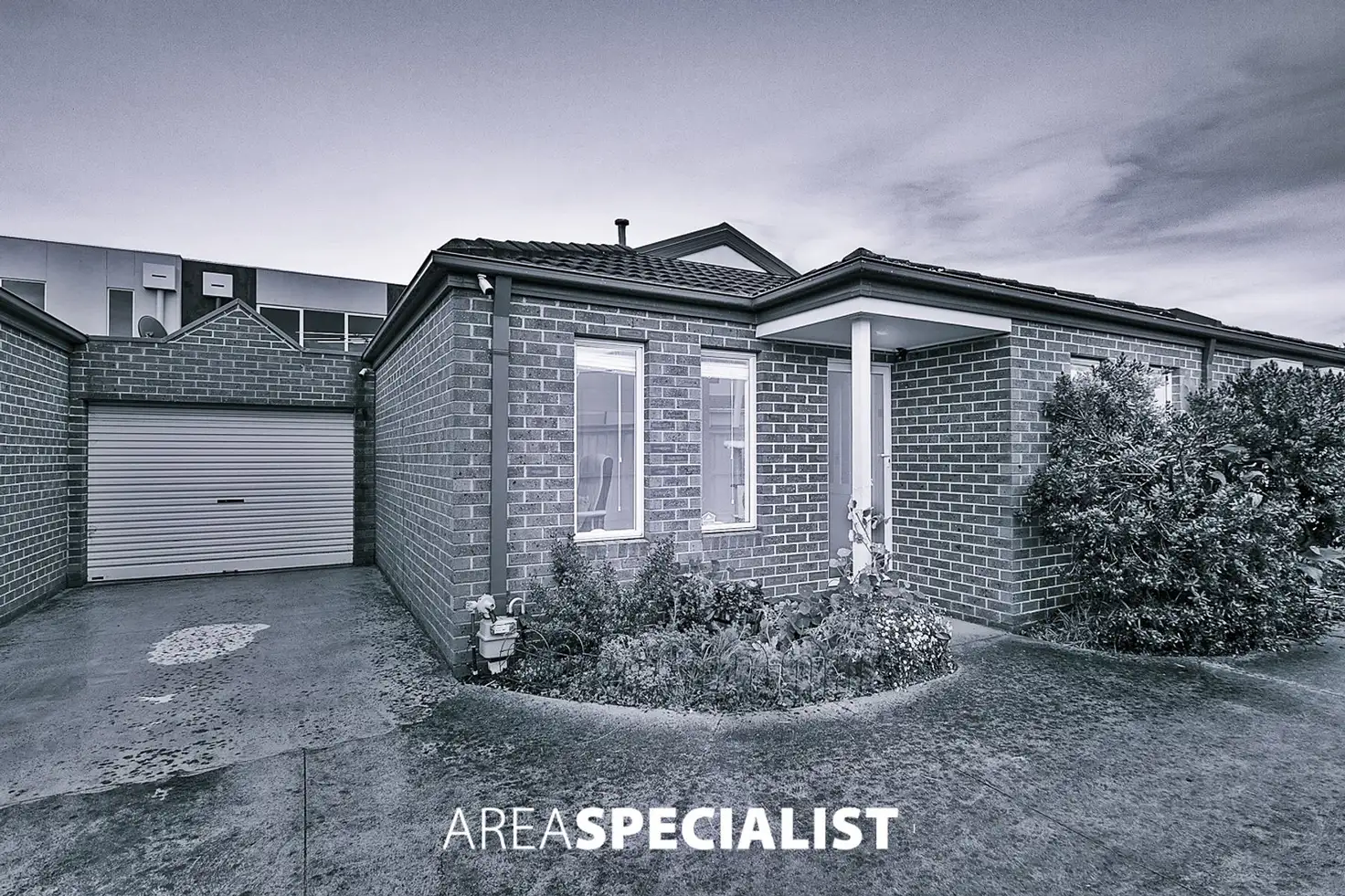 Main view of Homely unit listing, 2/31 James Street, Pakenham VIC 3810
