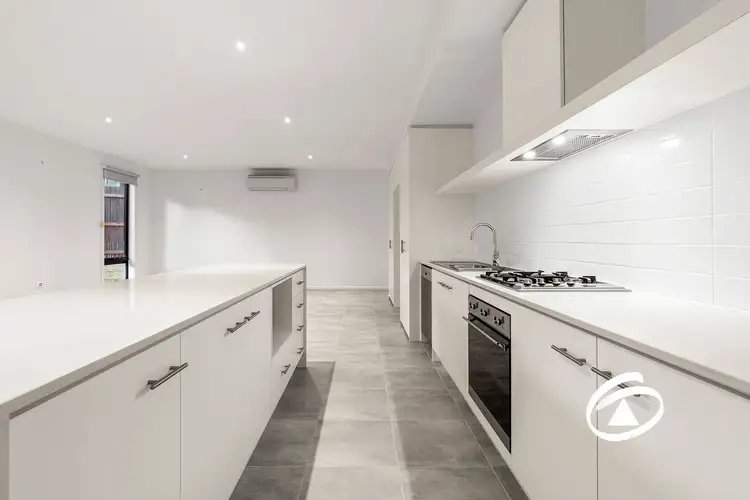Sixth view of Homely house listing, 8 Willowdene Way, Berwick VIC 3806