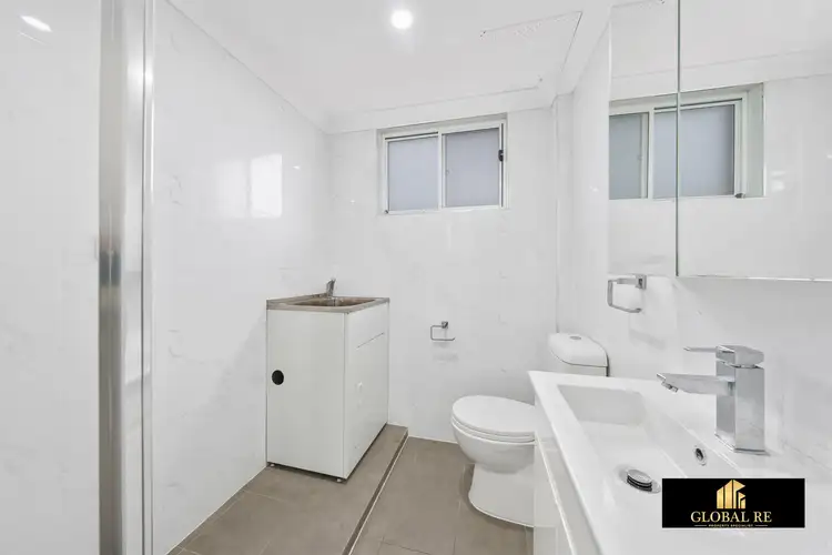 Sixth view of Homely unit listing, 4/76 Hamilton Road, Fairfield NSW 2165