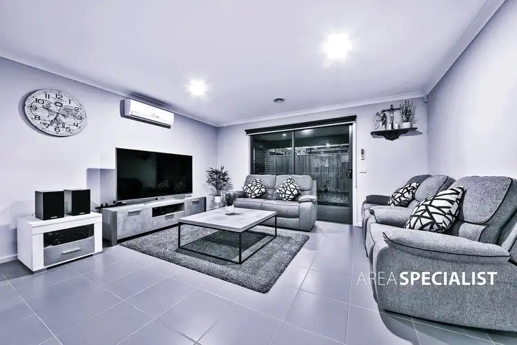 8 Sark Street, Clyde North VIC 3978