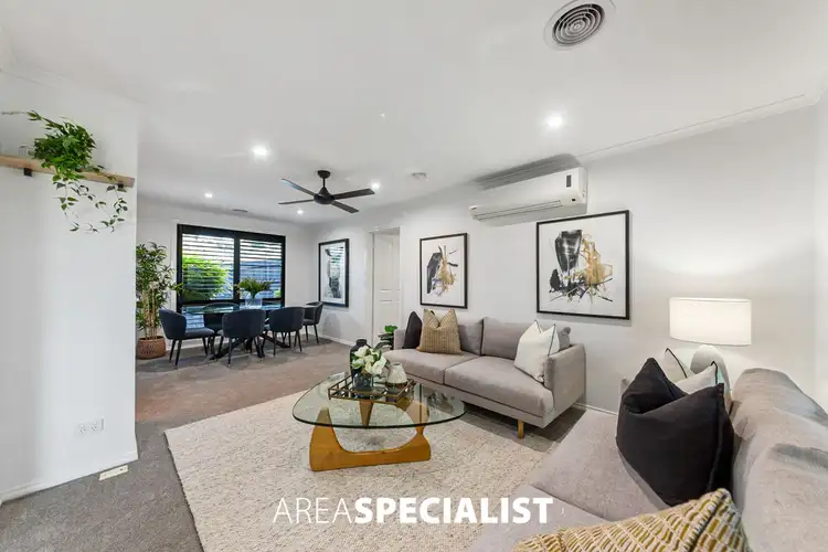 Fifth view of Homely house listing, 4 Earle Close, Pakenham VIC 3810