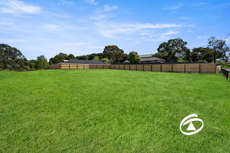 11 Memorial Drive, Narre Warren North VIC 3804