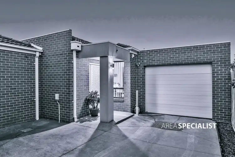 Main view of Homely unit listing, 4/27 Arena Square, Noble Park VIC 3174