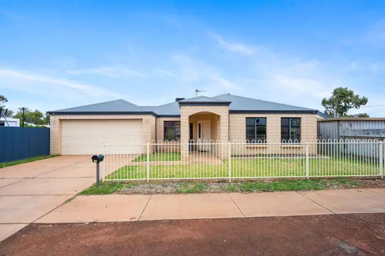 17 Hawkins Street, West Lamington WA 6430