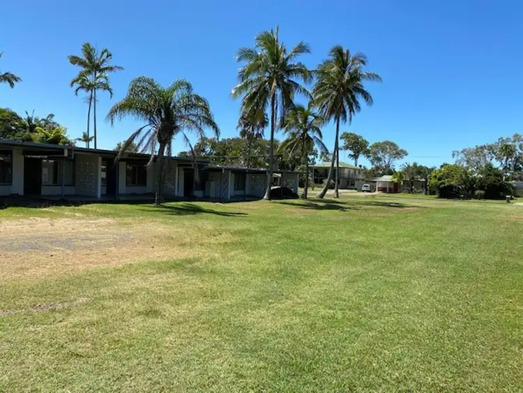 Second view of Homely block of units listing, 17 Ware Avenue, Causeway Lake QLD 4703