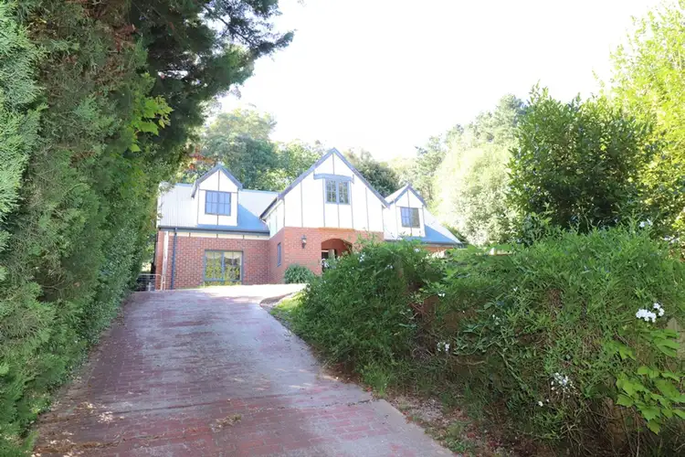 26 Crystal Brook Avenue