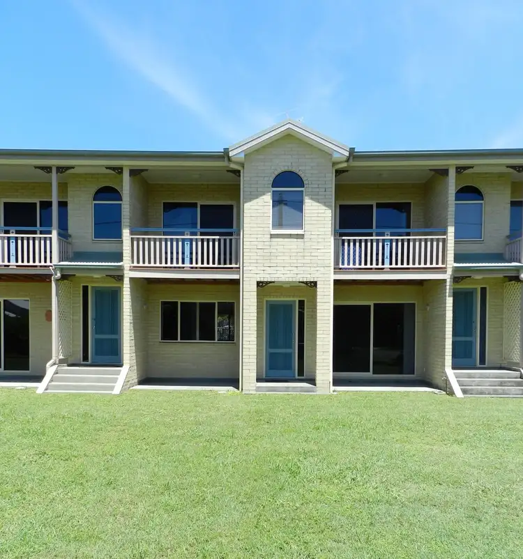 3/43-45 Owen Jenkins Drive, Sarina Beach QLD 4737