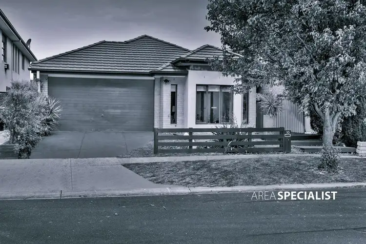 10 Westerfolds Terrace, Caroline Springs VIC 3023