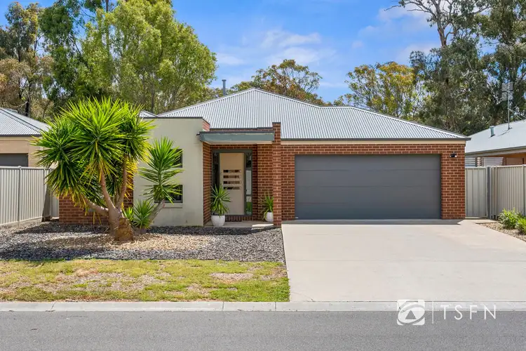 35 Barnett Drive, Kangaroo Flat VIC 3555
