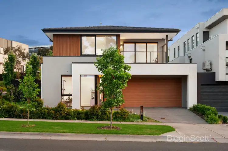8 Stables Circuit, Doncaster VIC 3108