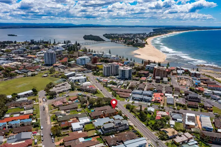 Sixth view of Homely townhouse listing, 1/19 Bay Road, The Entrance NSW 2261