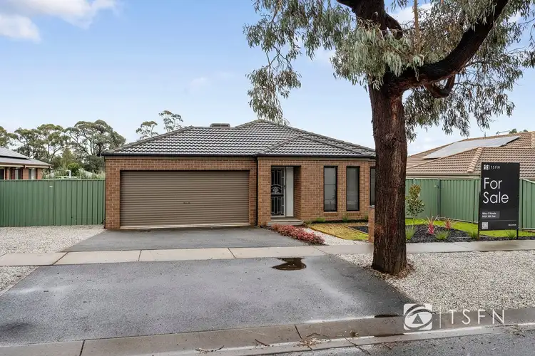 27 Irontree Close, Kangaroo Flat VIC 3555