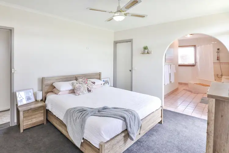 Seventh view of Homely house listing, 5 Brentwood Avenue, Mildura VIC 3500