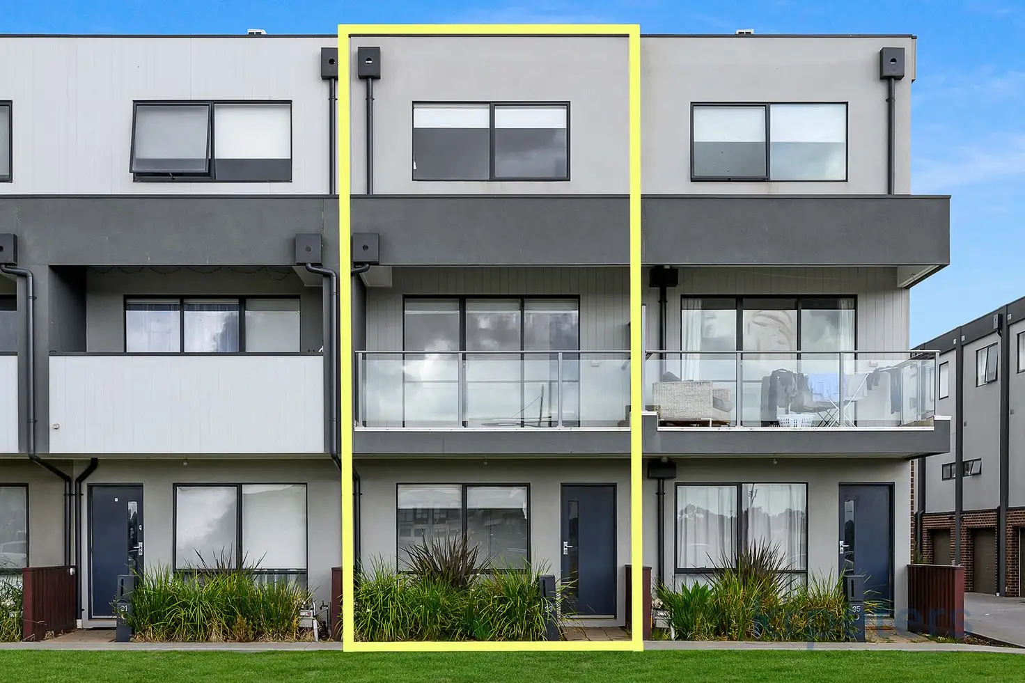 Main view of Homely townhouse listing, 33 Bianca Court, Pakenham VIC 3810