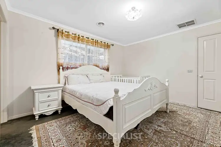 Fourth view of Homely house listing, 4 Fenton Place, Narre Warren South VIC 3805