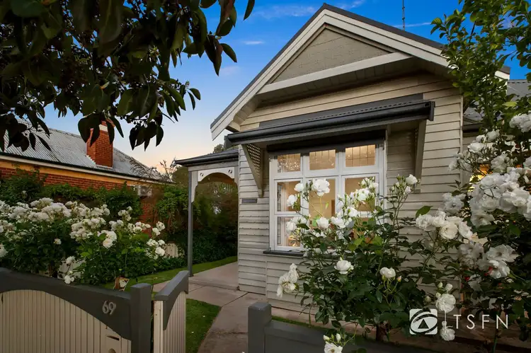 69 Carpenter Street, Quarry Hill VIC 3550