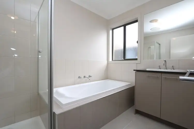 Sixth view of Homely house listing, 7 Waterview Court, Maryborough VIC 3465