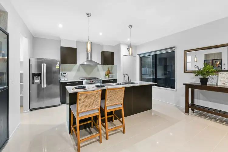 Sixth view of Homely house listing, 16 Bluebell Way, Keysborough VIC 3173