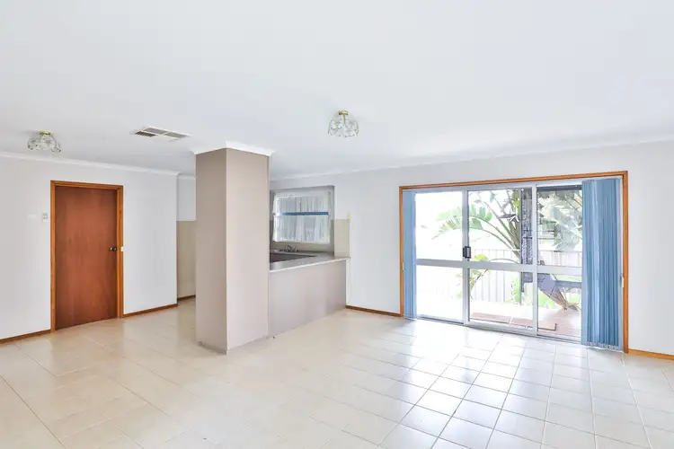 Fourth view of Homely unit listing, 2/17 Whittaker Crescent, Red Cliffs VIC 3496