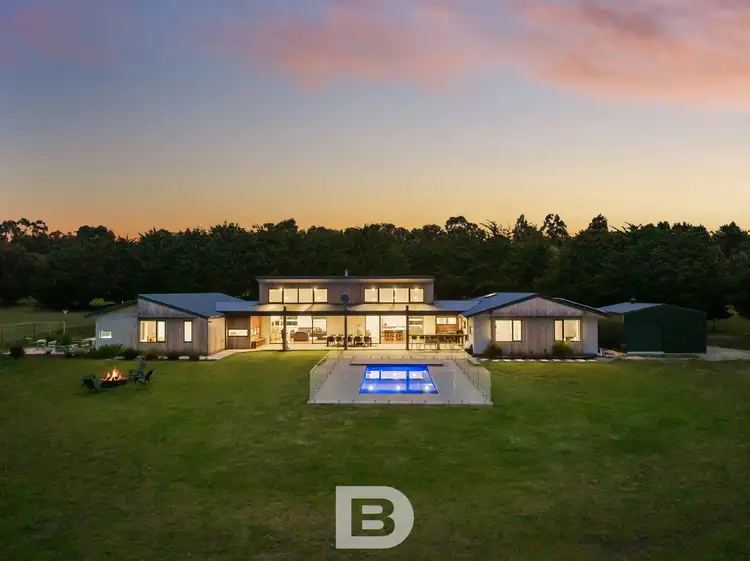 16 High View Crescent, Gisborne VIC 3437