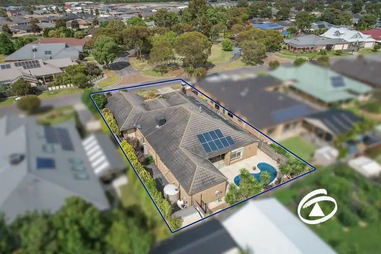 14 Riddell Grove, Pakenham VIC 3810