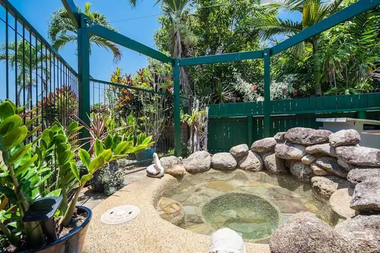 2/5 Julia Percy Close, Bentley Park QLD 4869