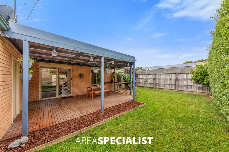 Fifth view of Homely house listing, 8 Capri Court, Pakenham VIC 3810