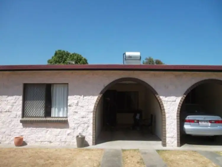 2/322 Warnock Street, Koongal QLD 4701