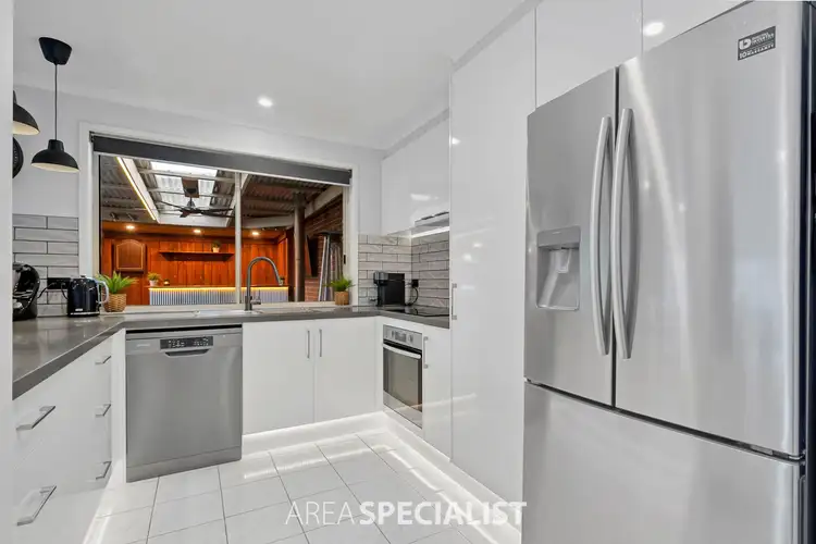 Fifth view of Homely house listing, 5 Dunmore Court, Cranbourne VIC 3977