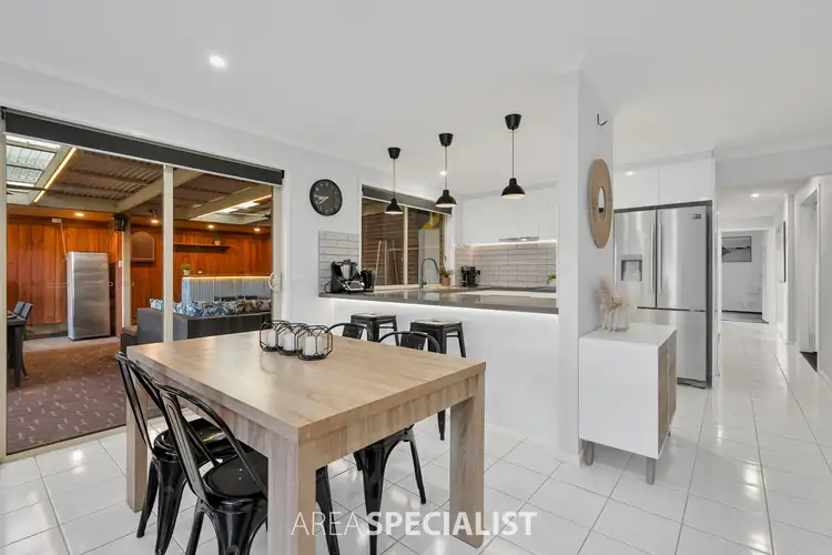 Sixth view of Homely house listing, 5 Dunmore Court, Cranbourne VIC 3977