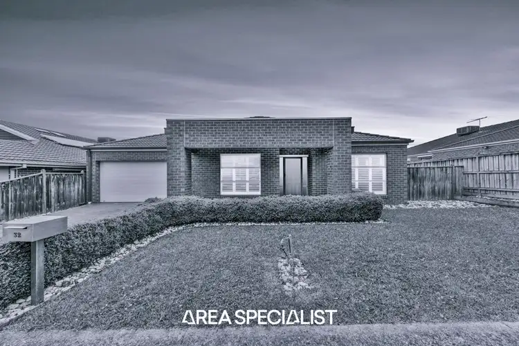 32 Tyrone Avenue, Pakenham VIC 3810