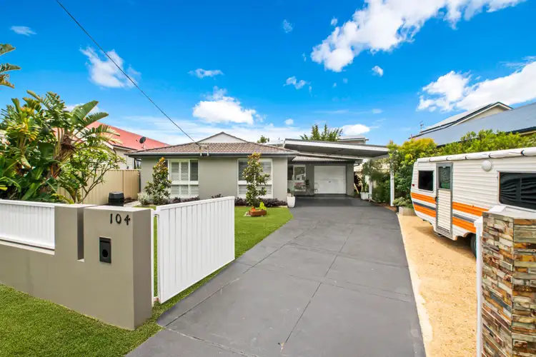 104 Bay Road, Blue Bay NSW 2261