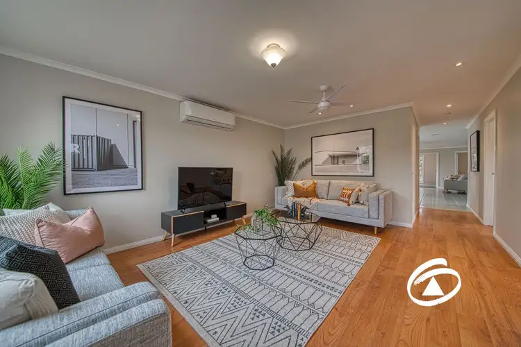 Second view of Homely house listing, 31 Grevillea Place, Pakenham VIC 3810
