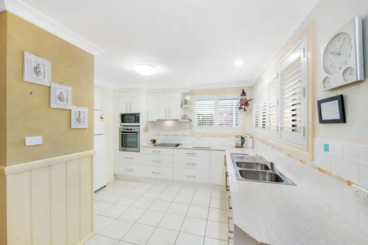 Sixth view of Homely villa listing, 2/6 Davidson Avenue, Killarney Vale NSW 2261