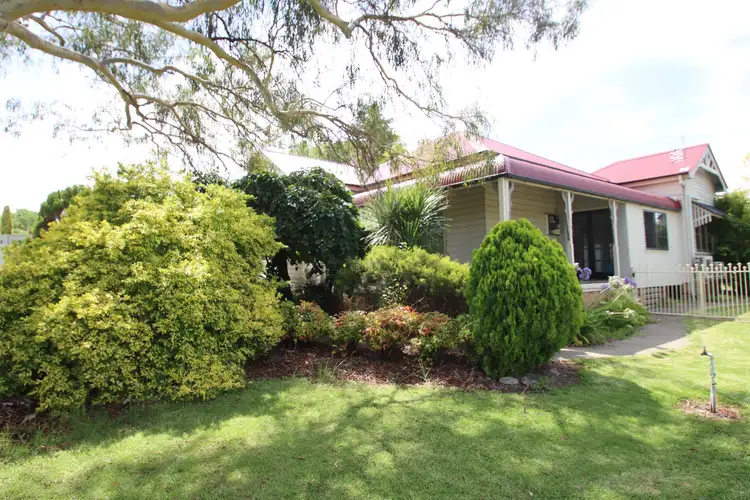 30 Manners Street, Tenterfield NSW 2372