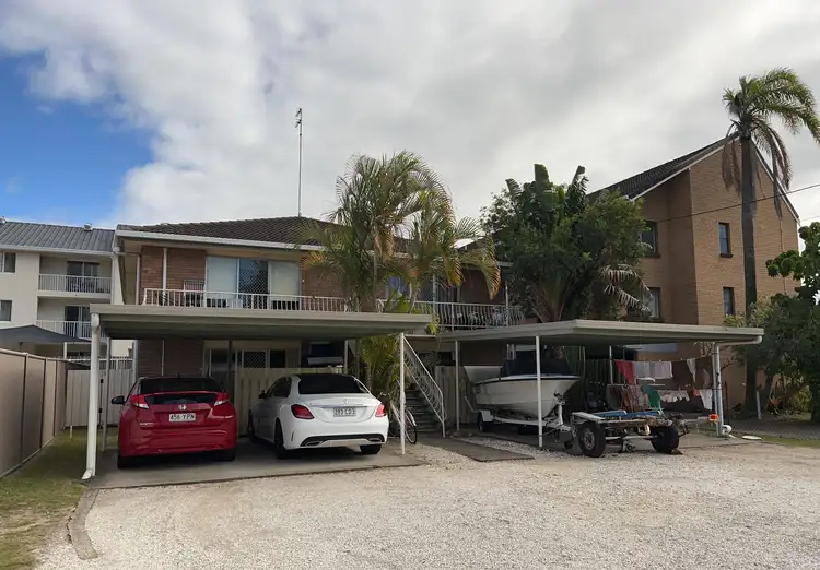 4/18 Weemala Street, Chevron Island QLD 4217