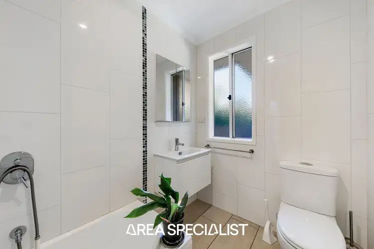 Fifth view of Homely house listing, 15 Mitchell Court, Warragul VIC 3820