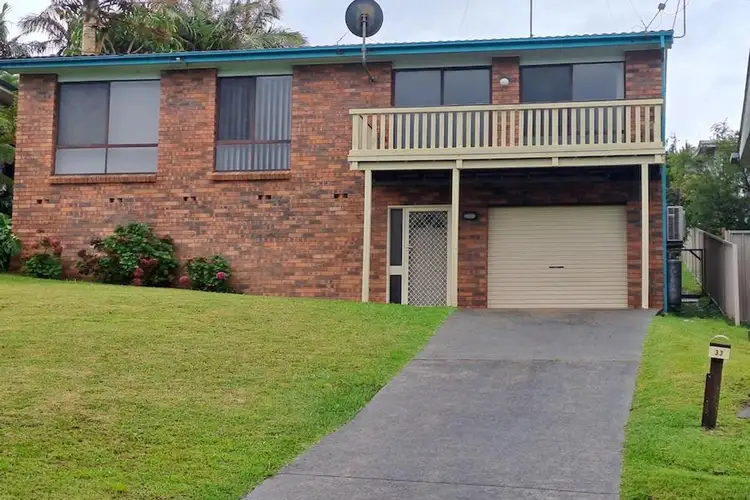 33 Canberra Crescent