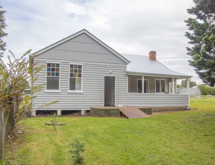 6 Link Street, Tenterfield NSW 2372