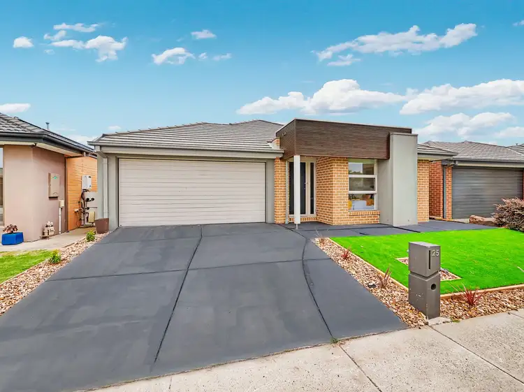 Second view of Homely house listing, 25 Avonbury Circuit, Cranbourne West VIC 3977