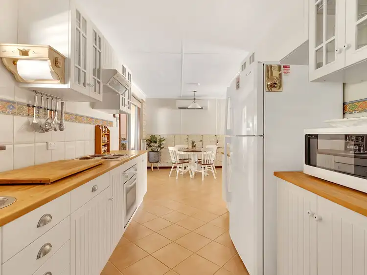 Sixth view of Homely house listing, 5 Turner Way, Bulgarra WA 6714