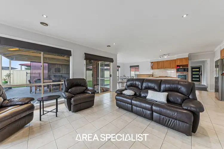 Sixth view of Homely house listing, 3 Iris Place, Pakenham VIC 3810
