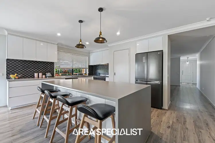Third view of Homely house listing, 16 Lorikeet Court, Pakenham VIC 3810