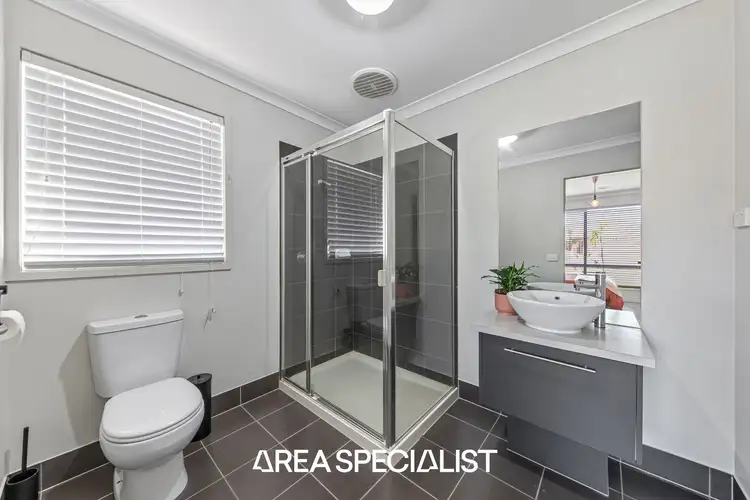 Sixth view of Homely house listing, 16 Lorikeet Court, Pakenham VIC 3810