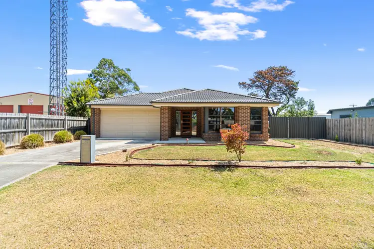 Main view of Homely house listing, 33 Mackay Street, Rosedale VIC 3847