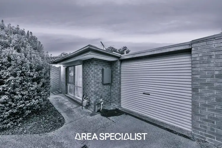 2/1-2 Balmoral Way, Pakenham VIC 3810