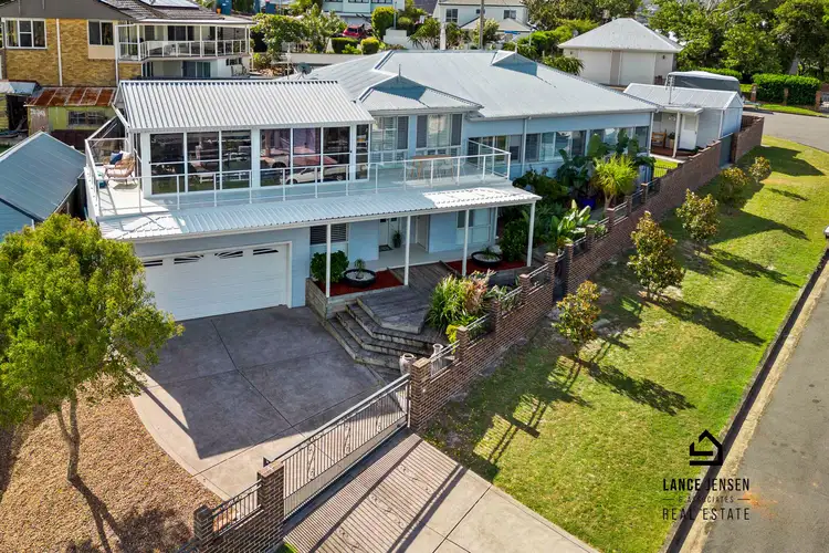 6 Bellevue Road, Belmont NSW 2280